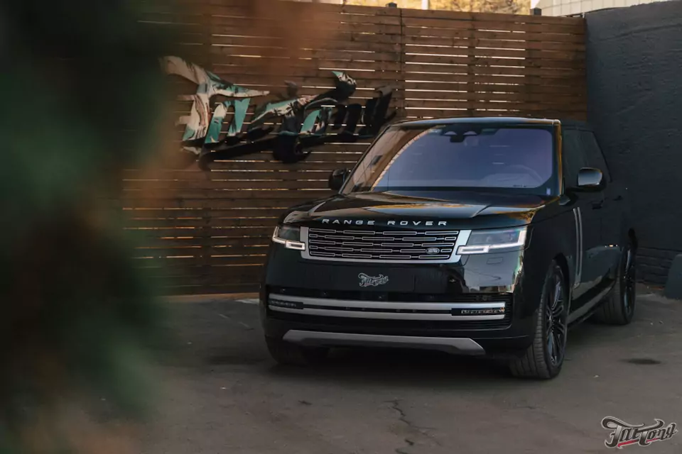 Защитили Range Rover Autobiography прозрачным глянцевым полиуретаном